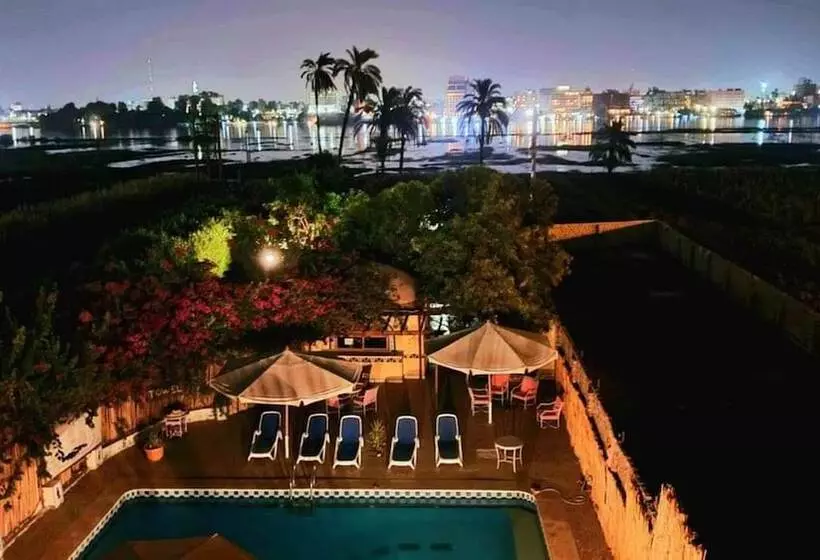 هتل Nile Compound