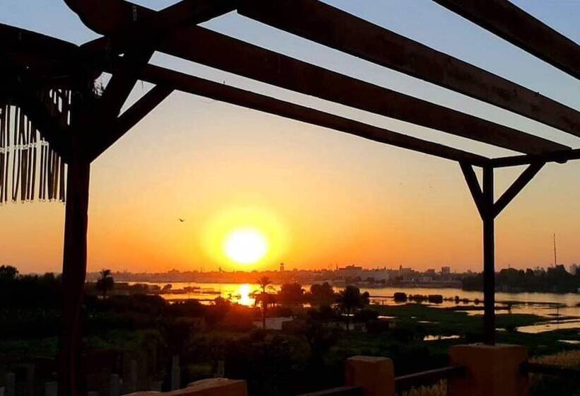 هتل Nile Compound