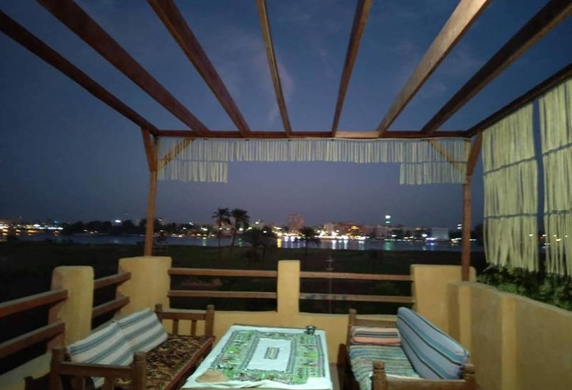 هتل Nile Compound