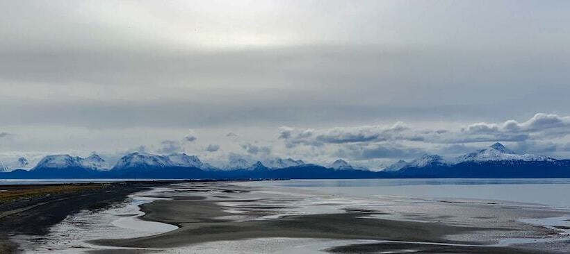 فندق Ocean House Inn & Condos