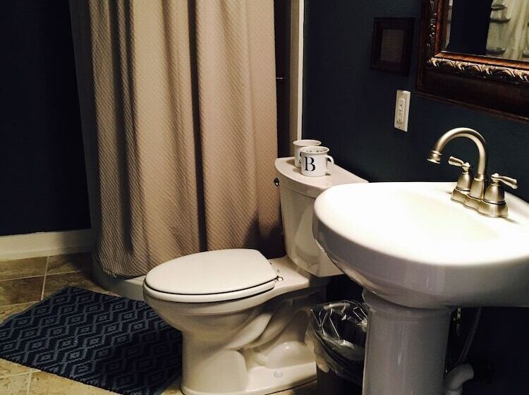 فندق Ocean House Inn & Condos