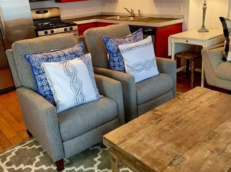 ホテル Ocean House Inn & Condos