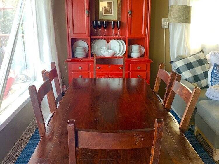 فندق Ocean House Inn & Condos