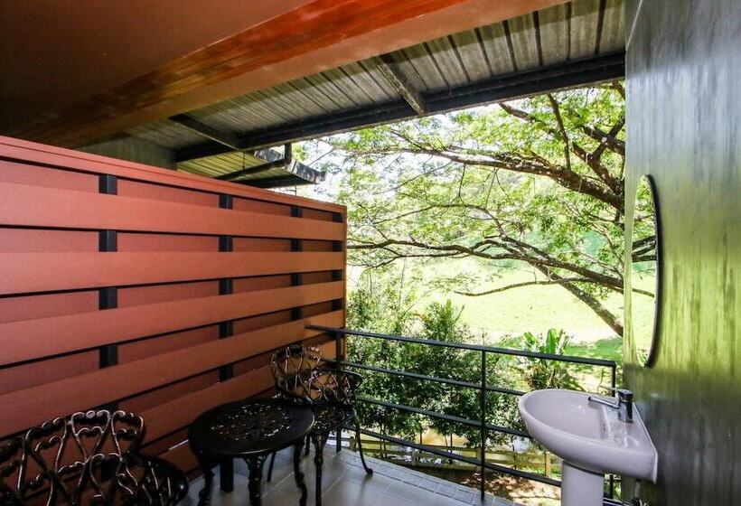 בית מלון כפרי Rain Tree Khao Yai