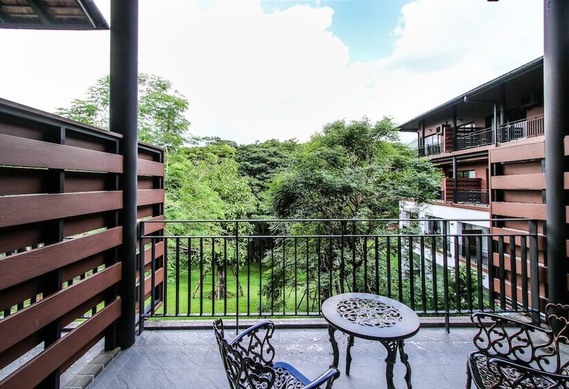 בית מלון כפרי Rain Tree Khao Yai