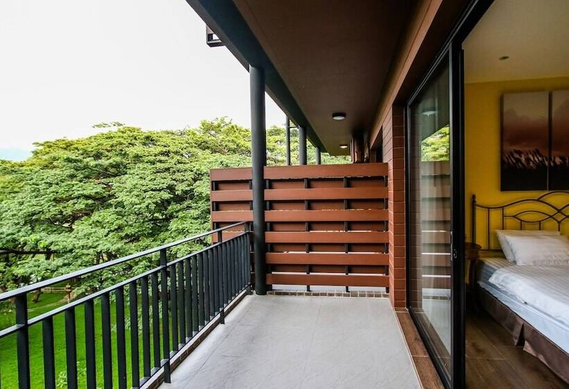 בית מלון כפרי Rain Tree Khao Yai