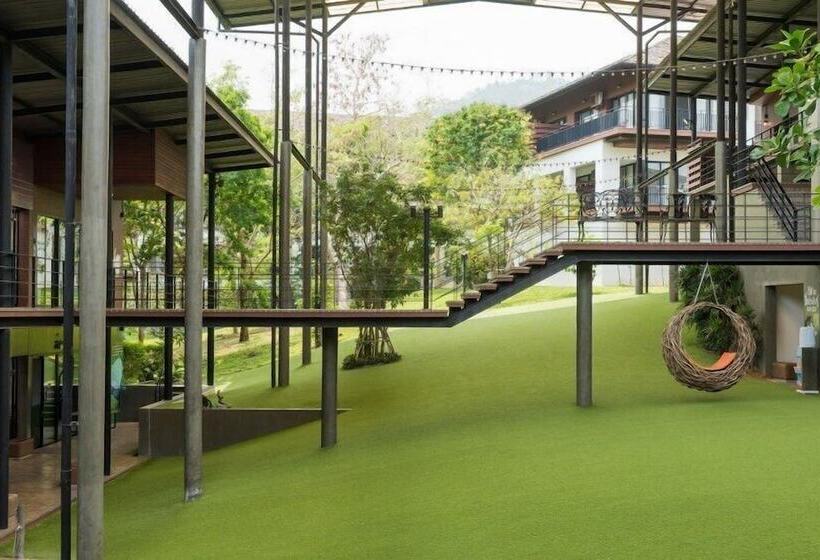 בית מלון כפרי Rain Tree Khao Yai