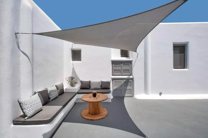 هتل San Marino Suites By Calm Collection