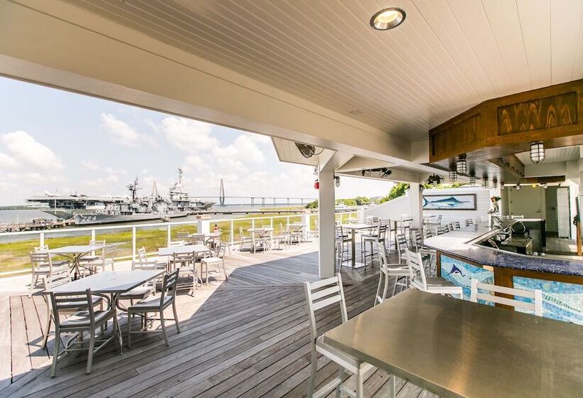 فندق The Beach Club At Charleston Harbor Resort And Marina