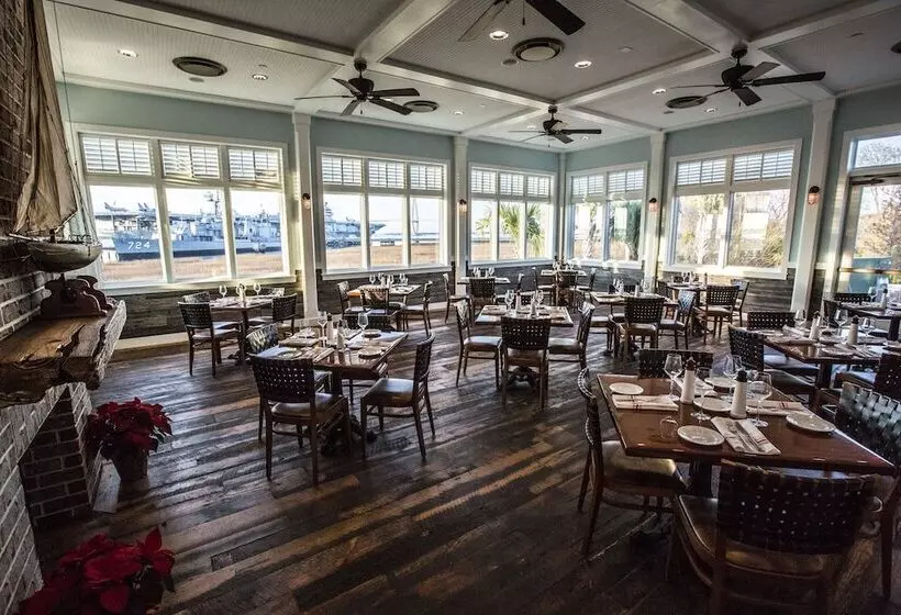 Hotelli The Beach Club At Charleston Harbor Resort And Marina