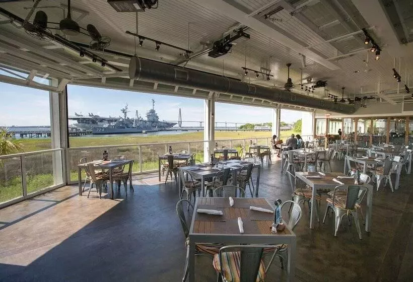 Hotelli The Beach Club At Charleston Harbor Resort And Marina