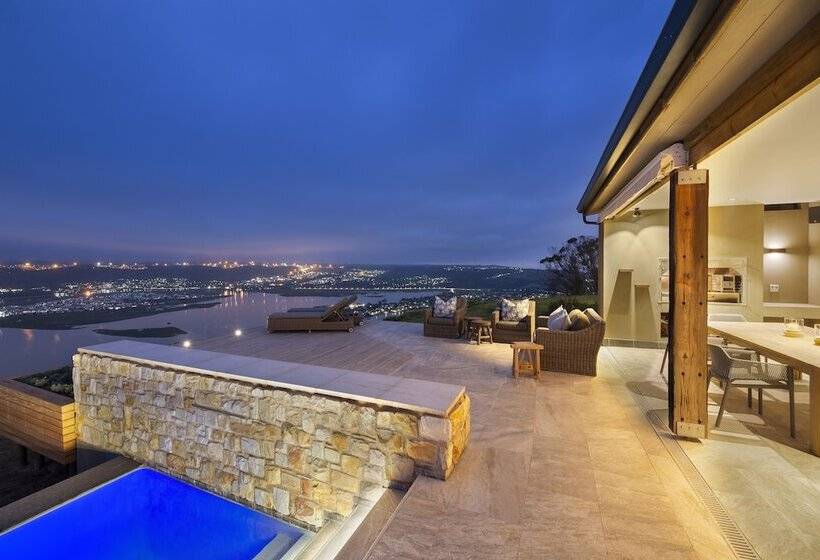 פנסיון Alkira Lodge