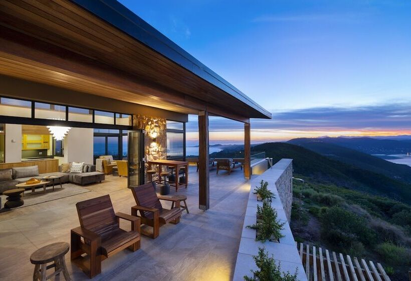 פנסיון Alkira Lodge