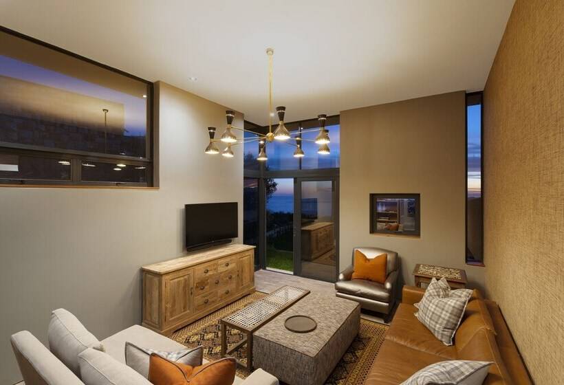 פנסיון Alkira Lodge