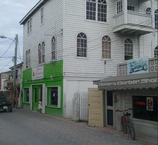 بنسيون Amelia Guest House