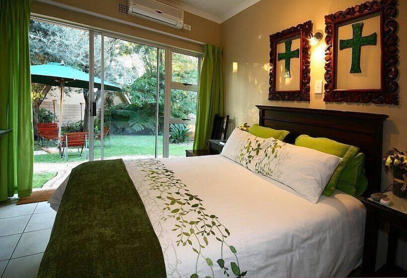 פנסיון @home Guest House