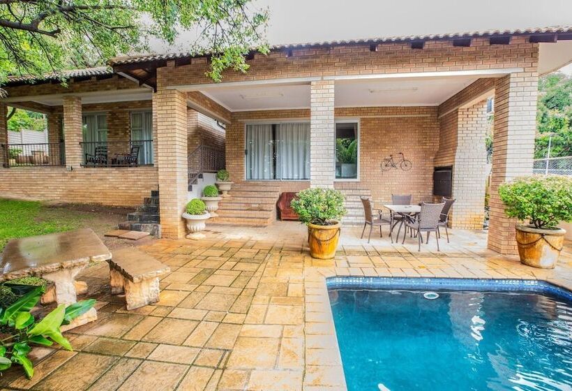 פנסיון @home Guest House