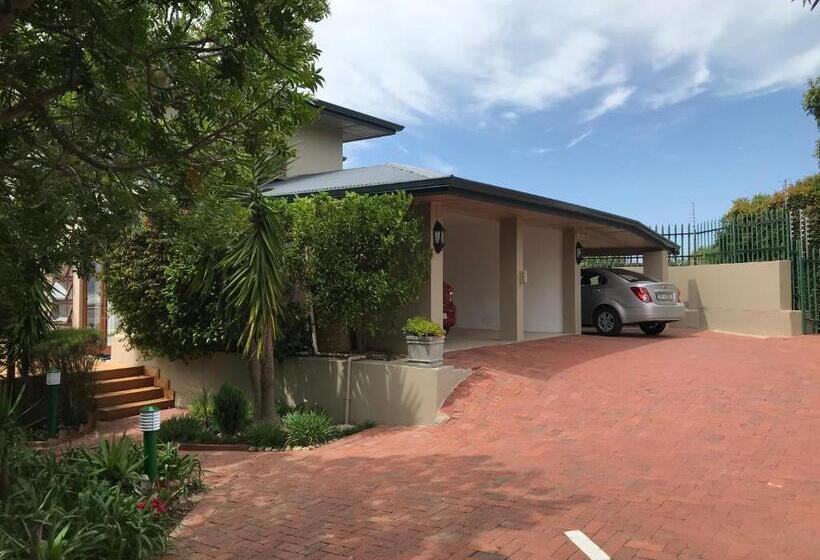 بنسيون La Vista Lodge