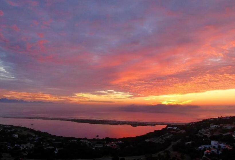 بنسيون La Vista Lodge