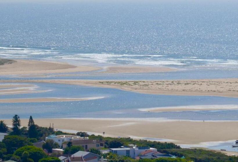 بنسيون La Vista Lodge