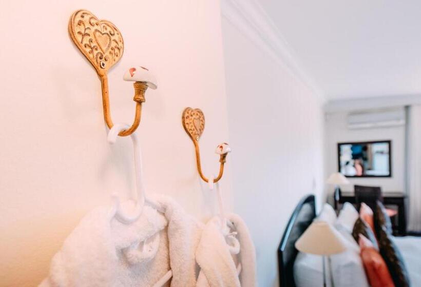 بنسيون La Vista Lodge