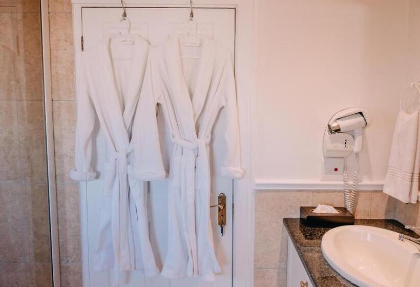 بنسيون La Vista Lodge