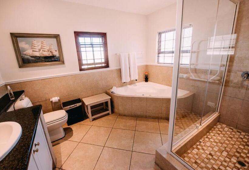 بنسيون La Vista Lodge