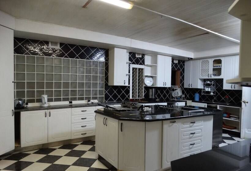 פנסיון The Anglers Rod