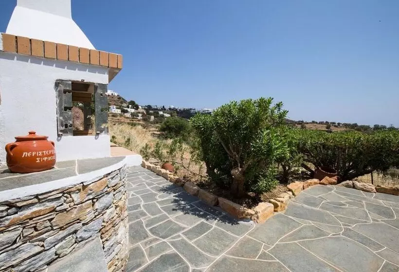 Peristeronas House
