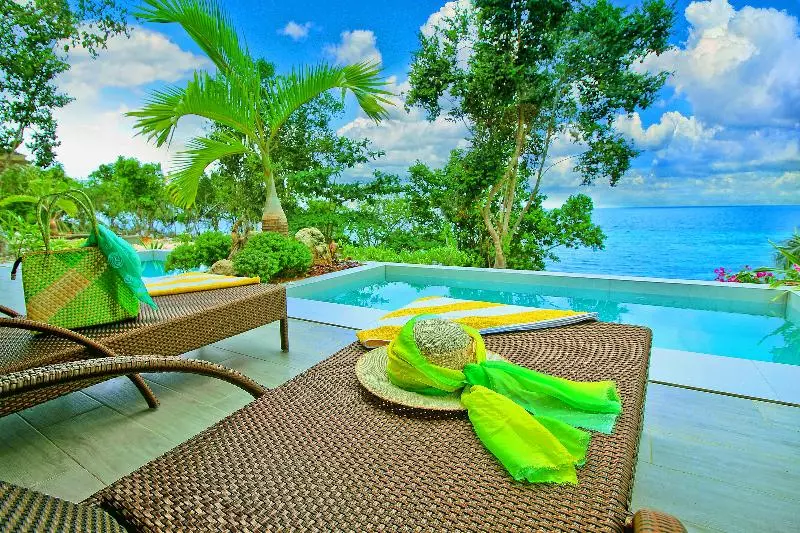 استراحتگاه Bohol Shores