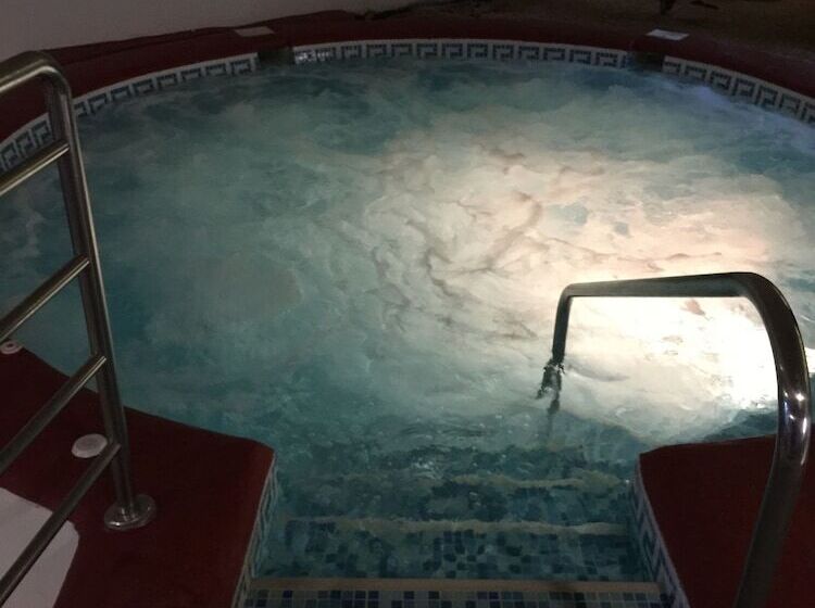 Skol Apartments Marbella