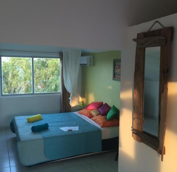 تختخواب و صبحانه Bnbbonaire Near The Ocean