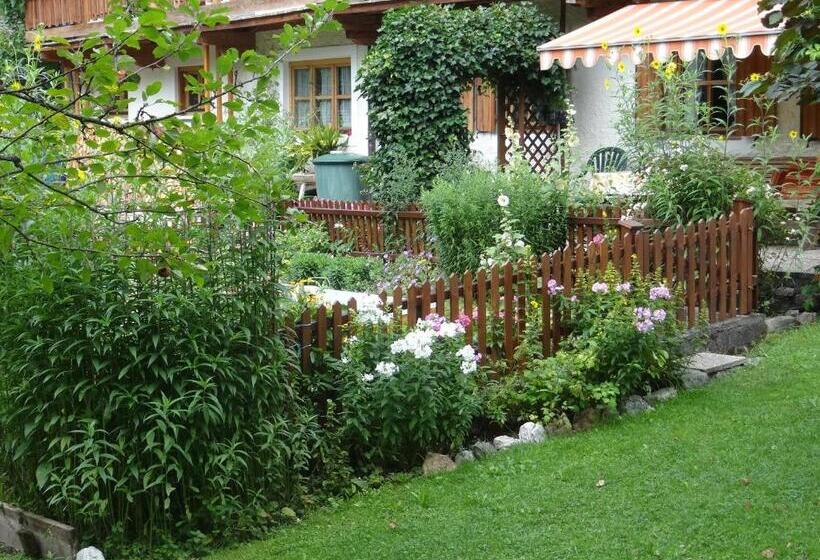 ベッドアンドブレックファースト Haus Binderschuster