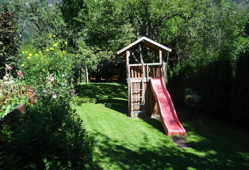 ベッドアンドブレックファースト Haus Binderschuster