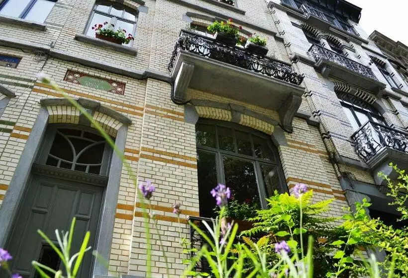 تختخواب و صبحانه Villa Des Roses Voltaire