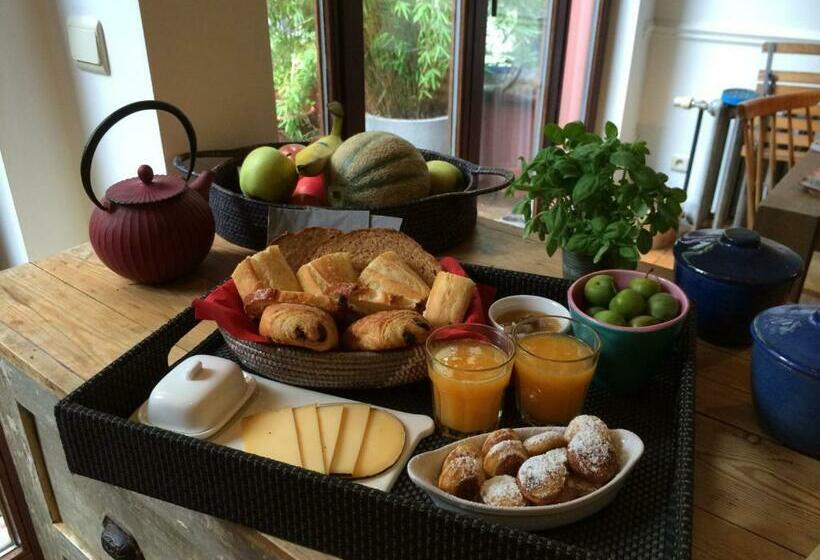 تختخواب و صبحانه Villa Des Roses Voltaire