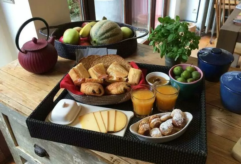 تختخواب و صبحانه Villa Des Roses Voltaire