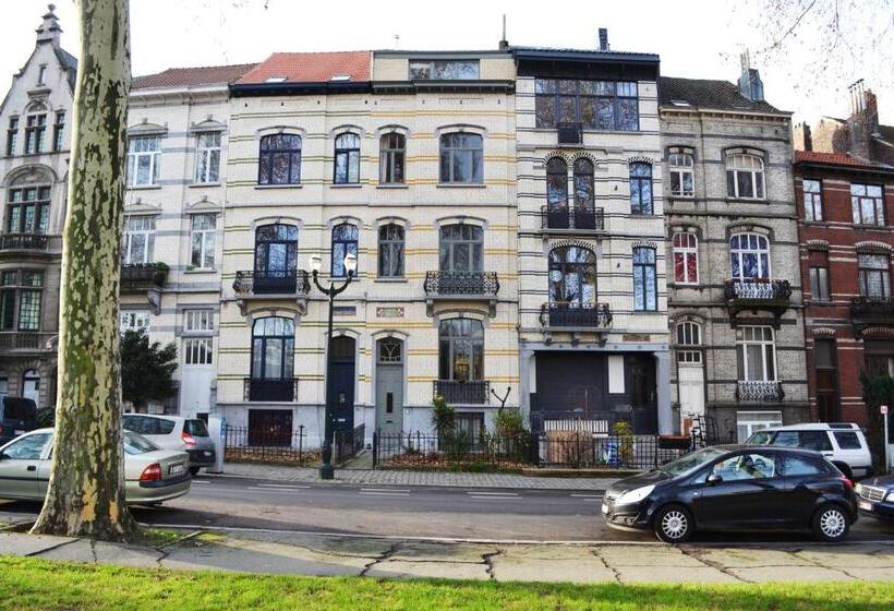 تختخواب و صبحانه Villa Des Roses Voltaire