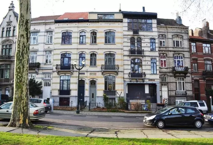 تختخواب و صبحانه Villa Des Roses Voltaire