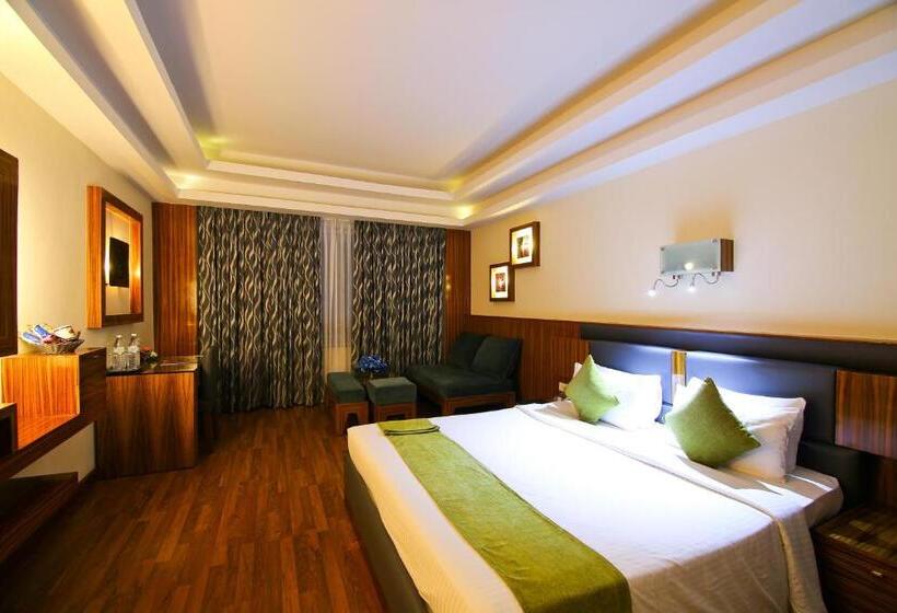 Gokulam Park Hotel & Convention Centre