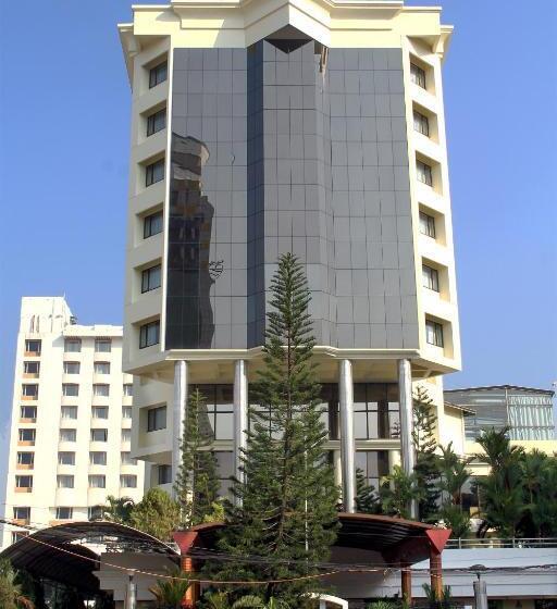 Gokulam Park Hotel & Convention Centre