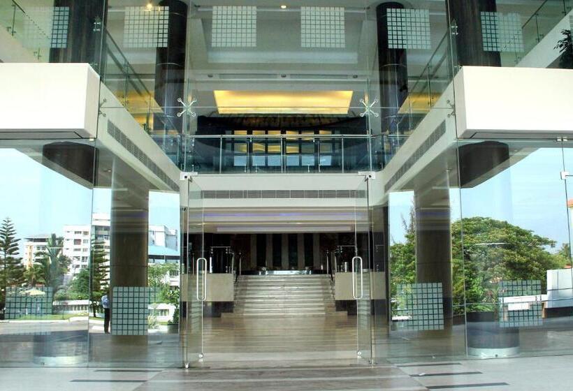 Gokulam Park Hotel & Convention Centre