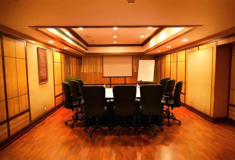 Gokulam Park Hotel & Convention Centre