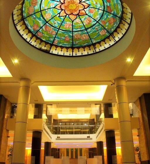 Gokulam Park Hotel & Convention Centre