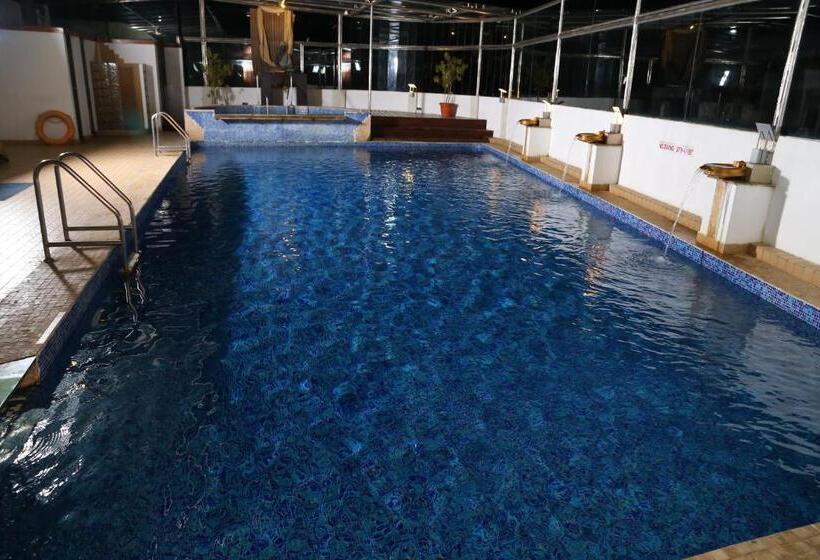 Gokulam Park Hotel & Convention Centre