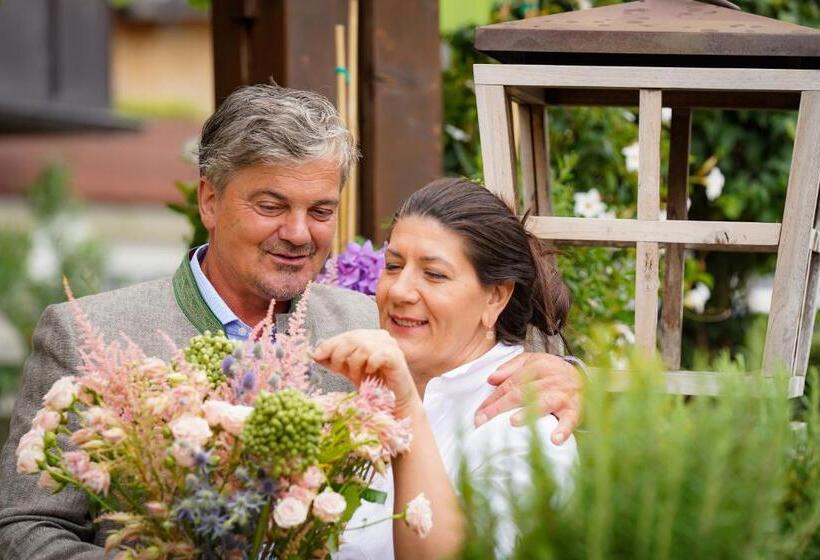 هتل Der Unterschwarzachhof