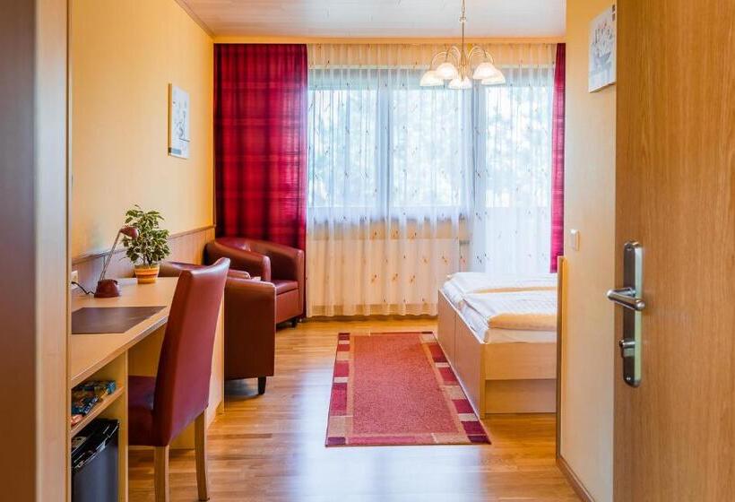 Hotelli Garni Steinfeld