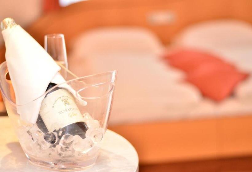 فندق G.h. Knoll Proellhofer Cafe Bar Hills