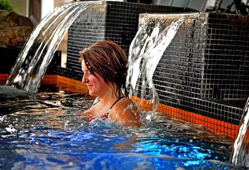Hotel La Cache A Maxime