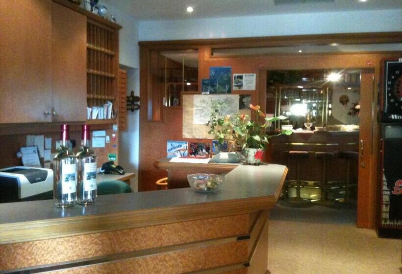 Hotelli Pension Lärchenhof